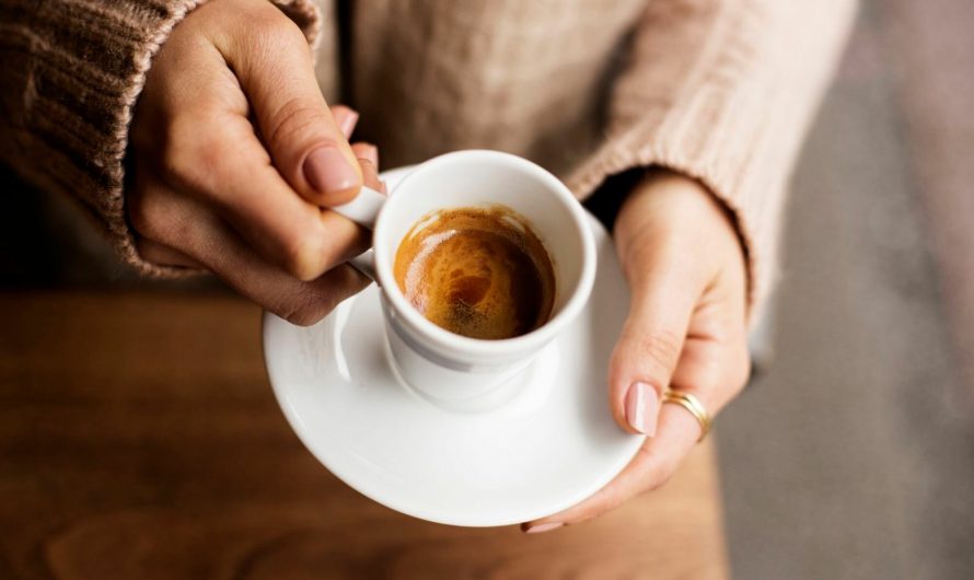Что будет с желудком, если пить кофе натощак?