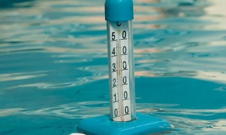 Какая температура воды должна быть в бассейне?